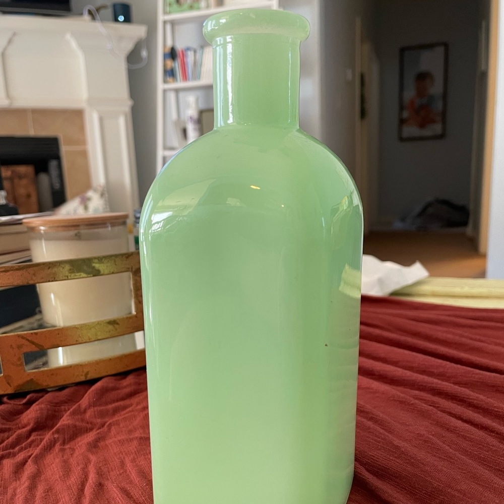 RARE hearth and hand jadeite milk vase